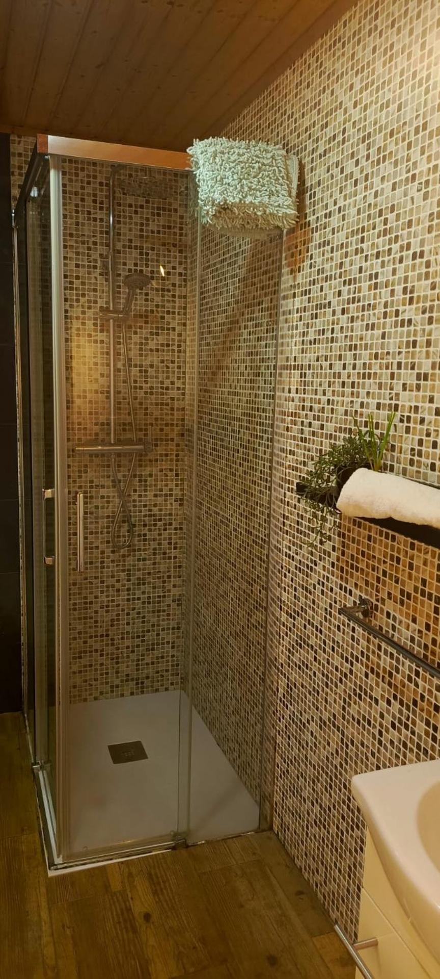 Vivienda Con Jardin Terraza Y Barbacoa